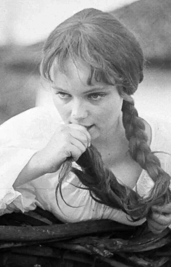 Валентина Николаенко в молодости Валентина Николаенко в молодости