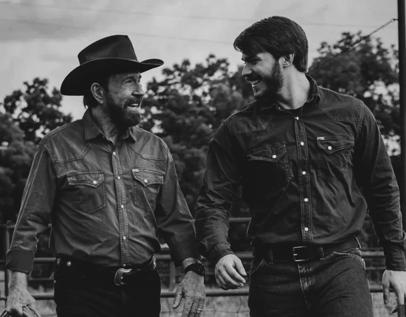 Сын Чака Норриса почтил его память и назвал своим главным героем