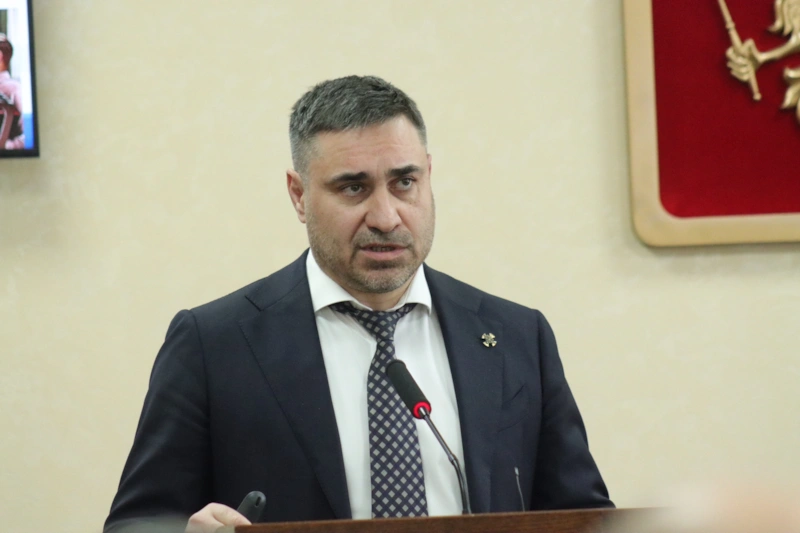 Хубезов Дмитрий Анатольевич — депутат Госдумы Хубезов Дмитрий Анатольевич — депутат Госдумы