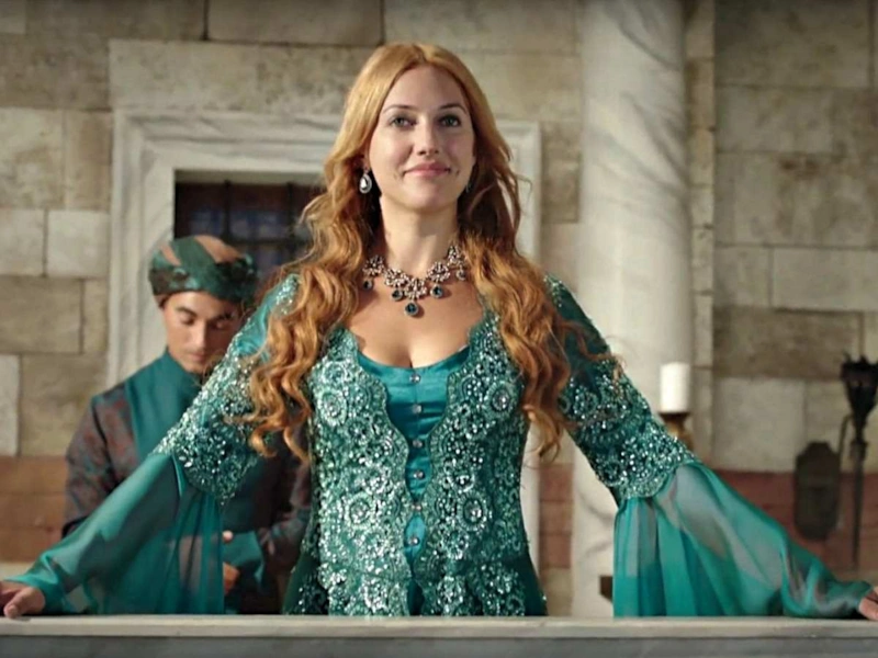 Мерьем Узерли в сериале «Великолепный век» 