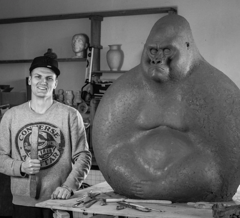 Скульптор Виктор Михайлов