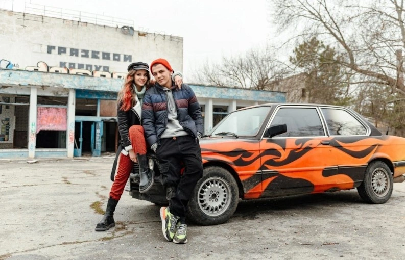 Даниил Киселев и Маргарита Дьяченкова на съемках сериала «Жена олигарха»