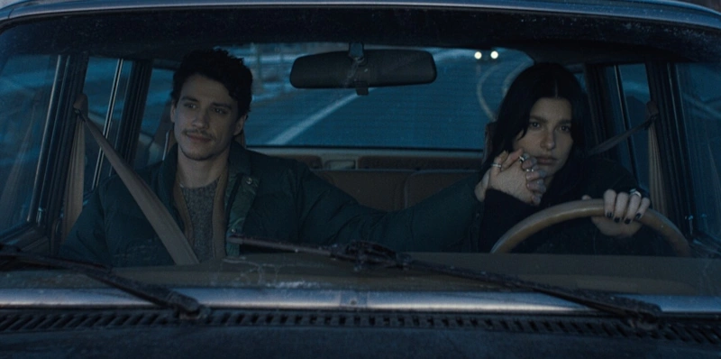 Адам Димарко и Камилла Морроне в сериале «У меня очень плохое предчувствие»