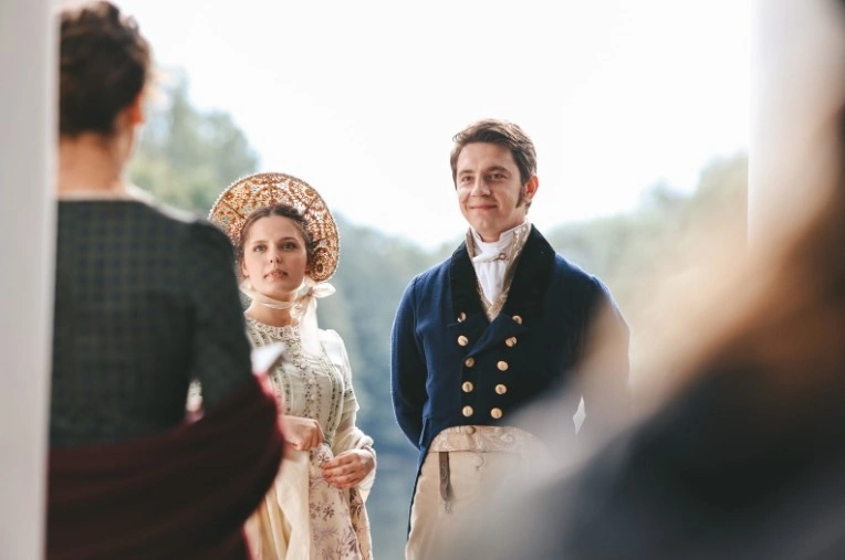 Кадр из фильма Сарика Андреасяна «Онегин» Кадр из фильма Сарика Андреасяна «Онегин»