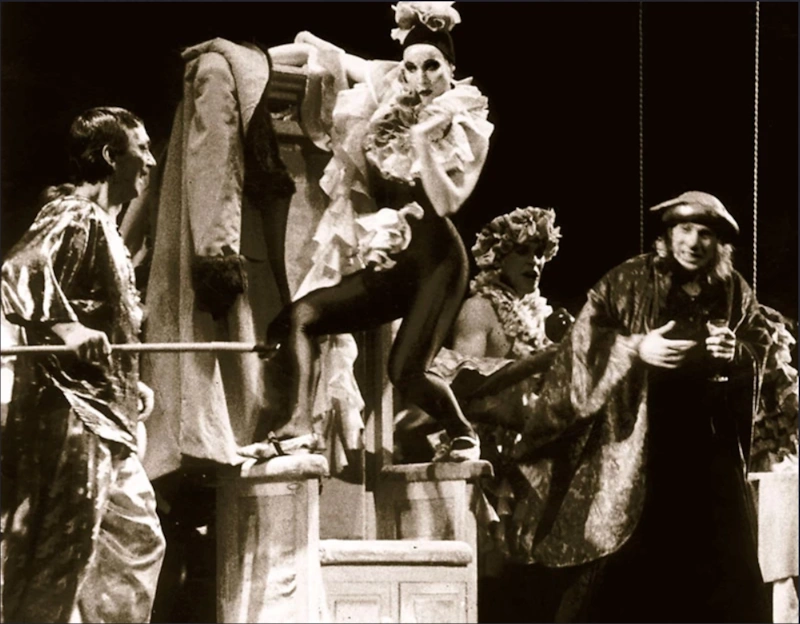 Марина Куделинская в спектакле «Мнимый больной»