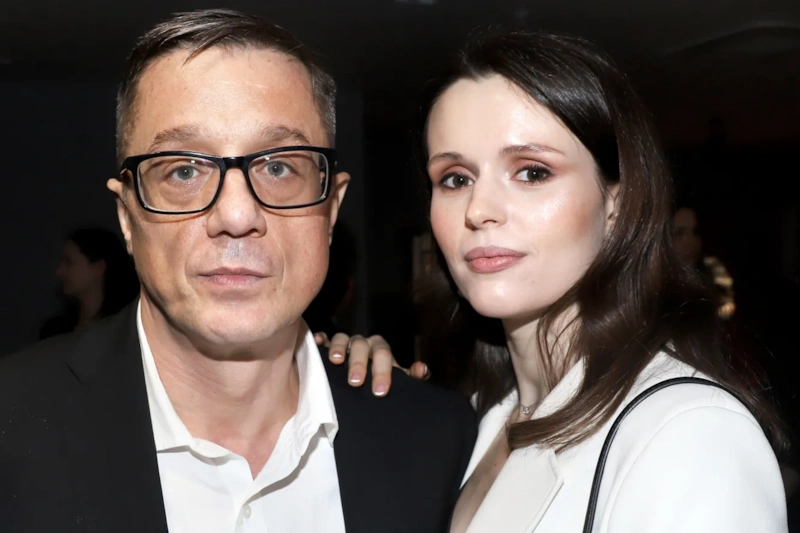 Алексей Макаров раскрыл детали тайной свадьбы со стюардессой Алексей Макаров раскрыл детали тайной свадьбы со стюардессой