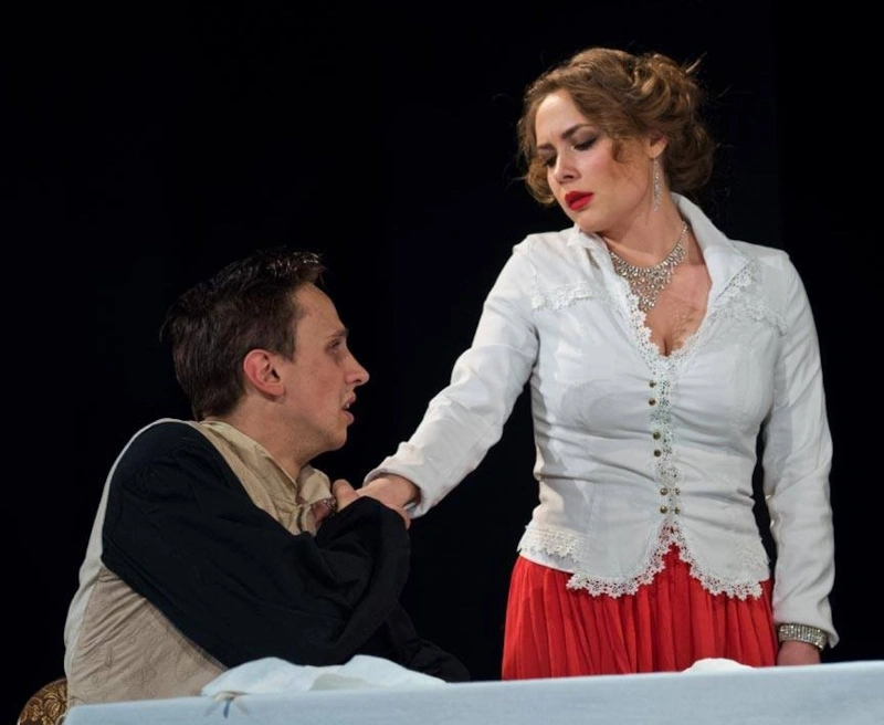 Евгения Розанова в спектакле «Княжна Марья» Евгения Розанова в спектакле «Княжна Марья»