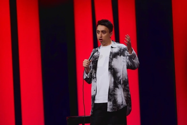 Стендап-комик Замрат Вартанянц