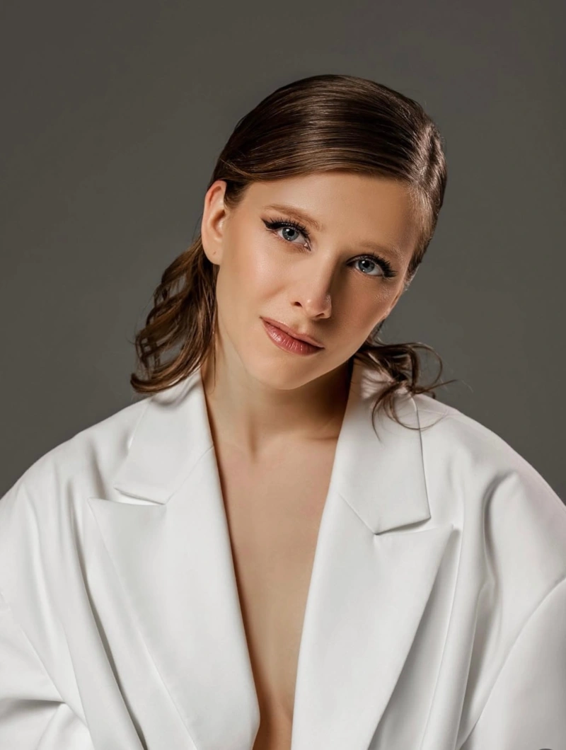 Лиза Арзамасову подозревают в пластике носа