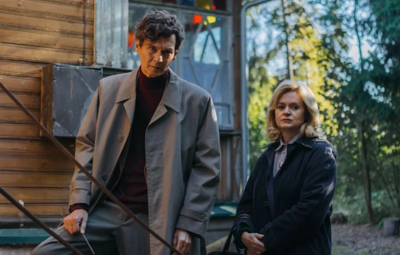 Анна Михалкова и Филипп Янковский в сериале "Полураспад"