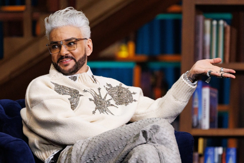 Филипп Киркоров демонстративно закурил в аэропорту