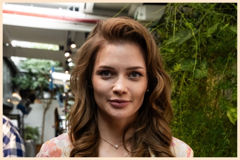 Алина Ланина в сериале «Большой человек»