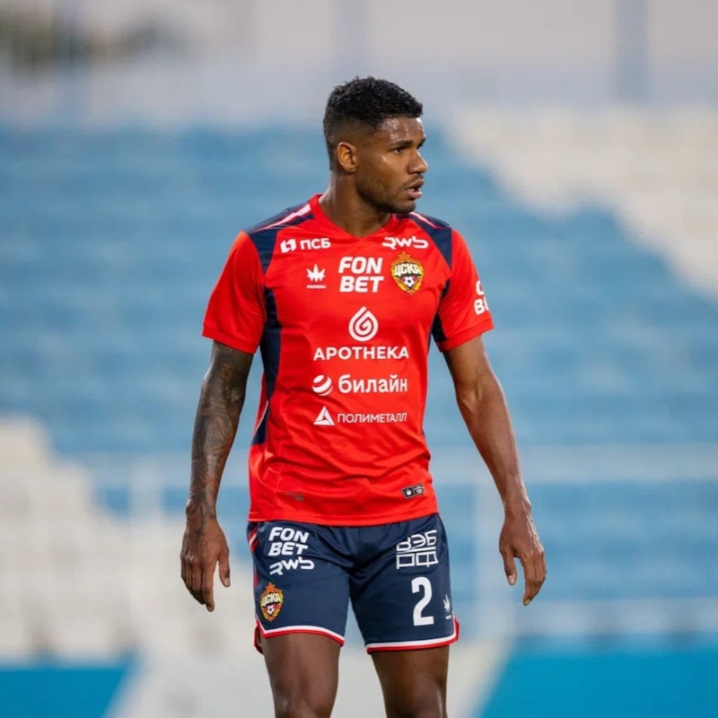 Левый защитник московского ЦСКА Матеус Рейс