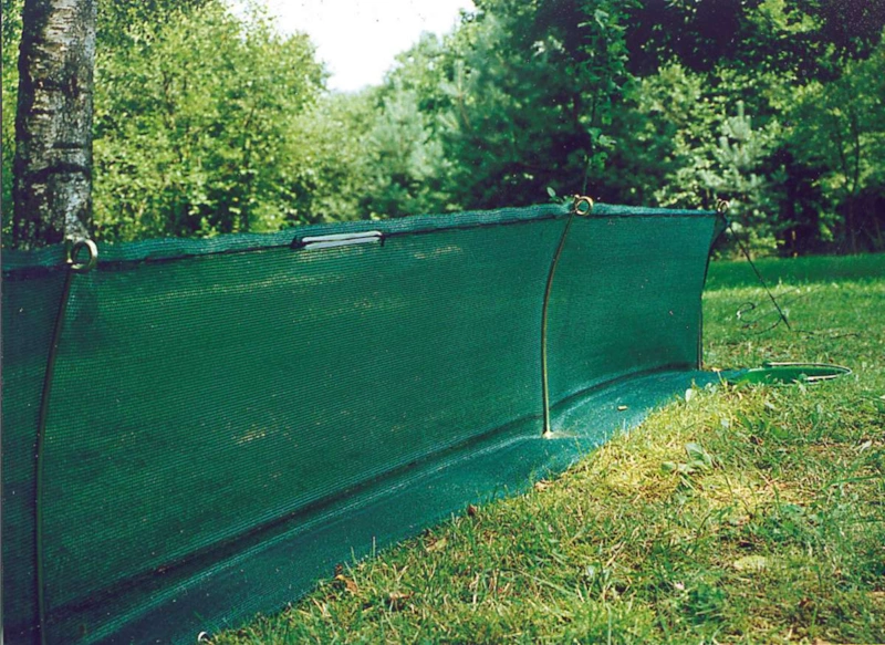 Практичный выбор дачника: легкая защита