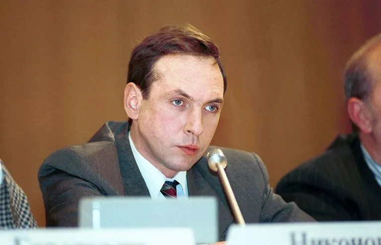 Вячеслав Никонов в молодости Вячеслав Никонов в молодости