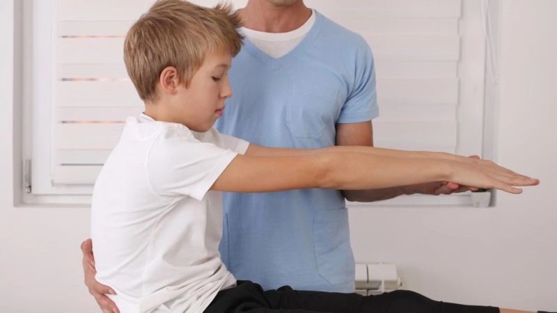 Положение тела меняет здоровье: скрытые последствия осанки