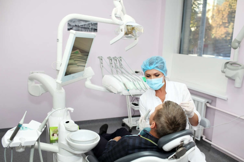 Микробы меняют правила: скрытая связь рта и мозга