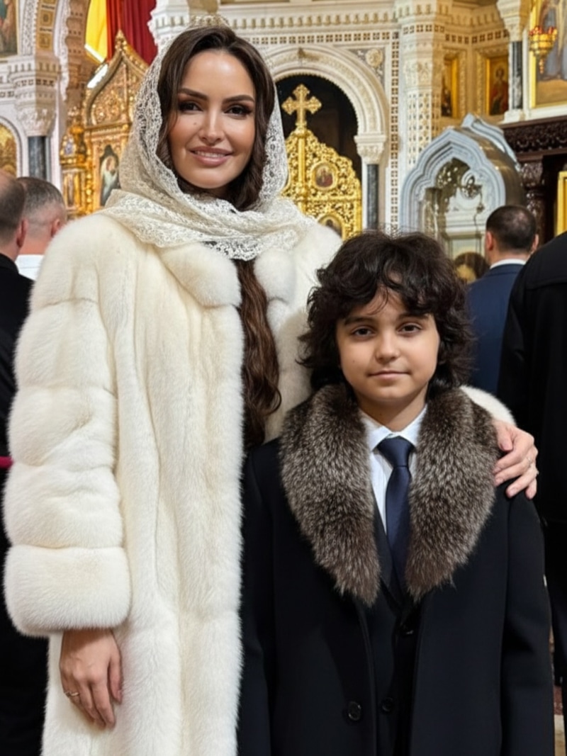 Аника Керимова с сыном