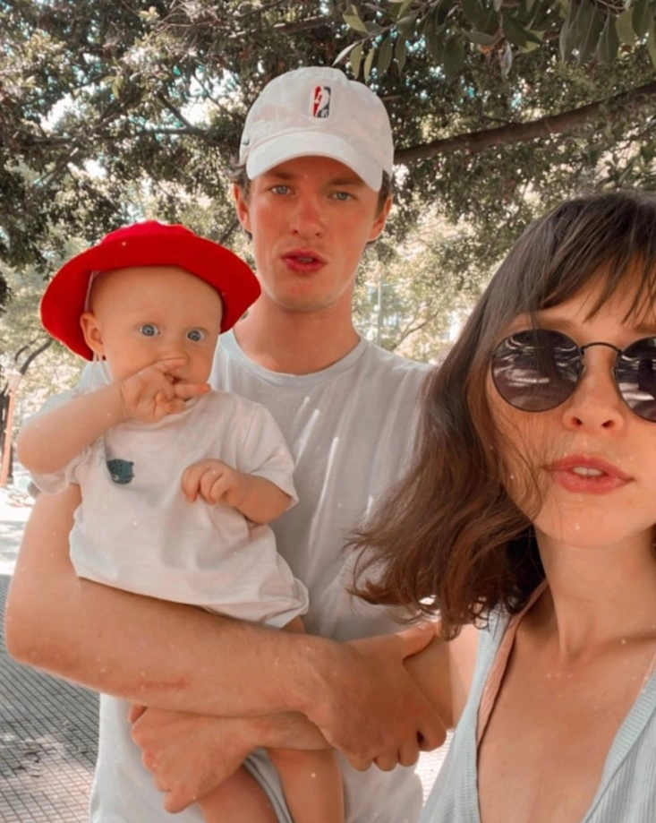 Екатерина Агеева с гражданским мужем Олегом и сыном Екатерина Агеева с гражданским мужем Олегом и сыном