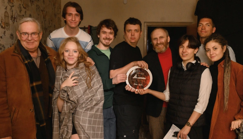 Актеры сериала «Мамонты» 