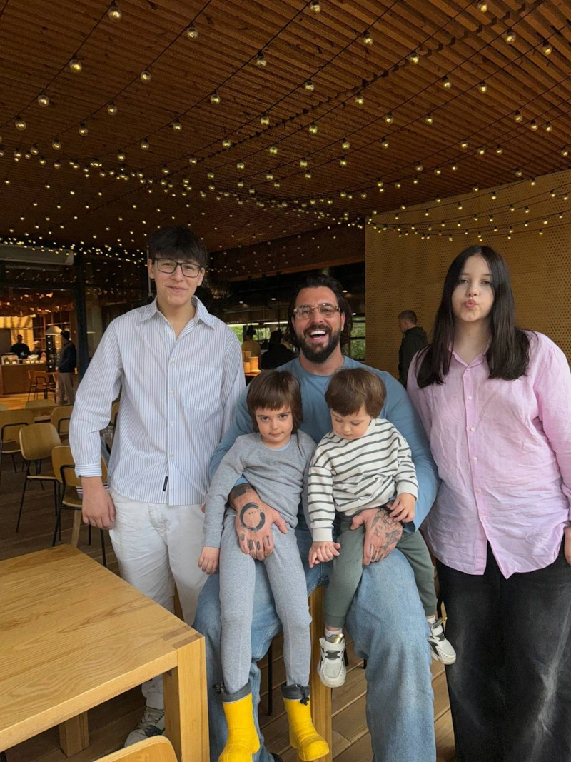 Антон Штейн с детьми