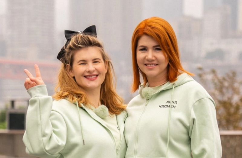 Анна Цуканова и Анна Чапман на проекте «Сокровища императора»