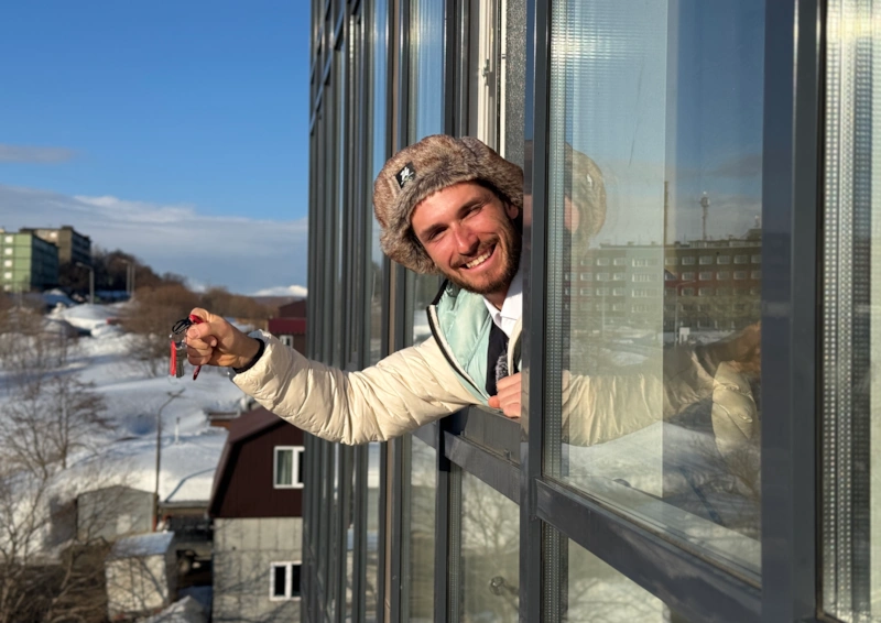 Никита Филиппов показал подаренную властями квартиру