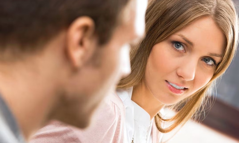 Истина проявляется в деталях: поведение говорит громче