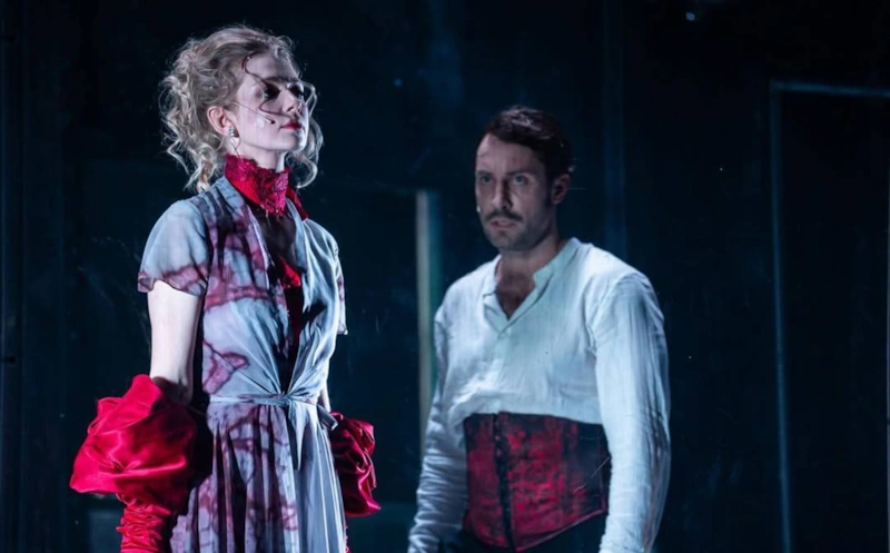 Анастасия Уколова и  Антон Филиппенко играли в одном спектакле