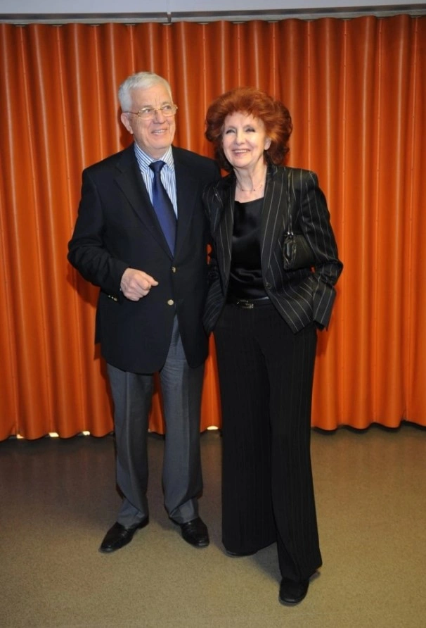 Раймонд Паулс с женой