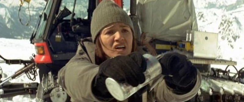 Надя Фарес в фильме «Багровые реки»