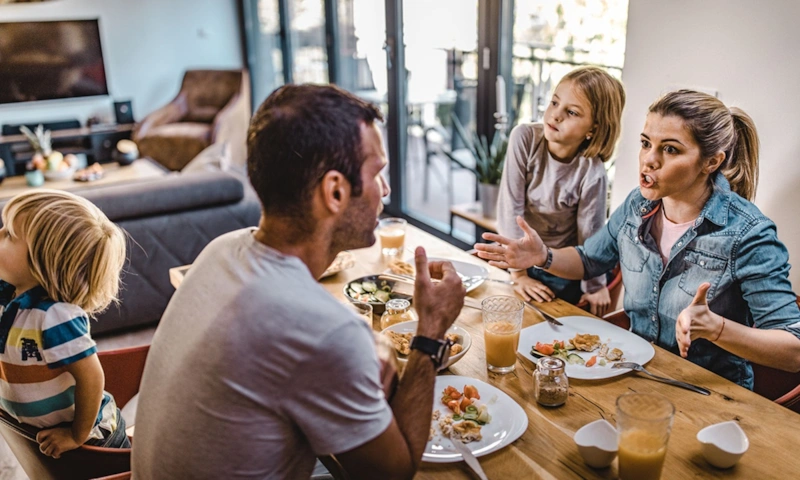Хрупкий момент: разговор меняет атмосферу