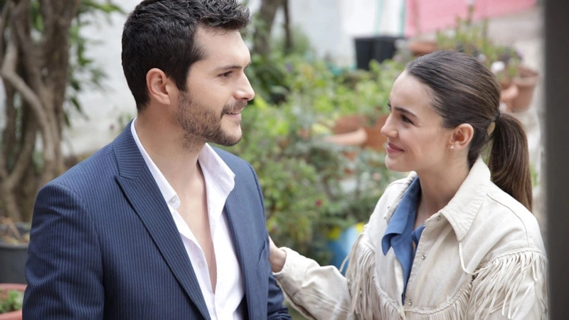 Хафсанур Санджактутан и Альперен Дуймаз 