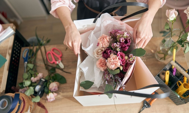 Свежесть под угрозой: упаковка мешает жизни цветов