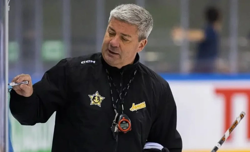 Леонид Тамбиев — тренер клуба «Адмирал»