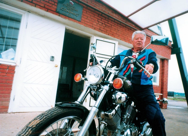 Святослав Федоров на мотоцикле