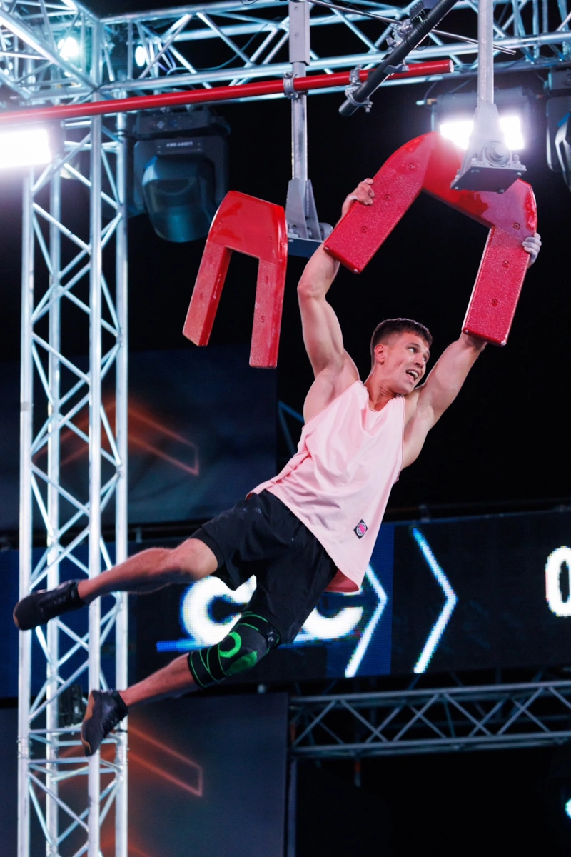 Павел Иванов в шоу «Суперниндзя»