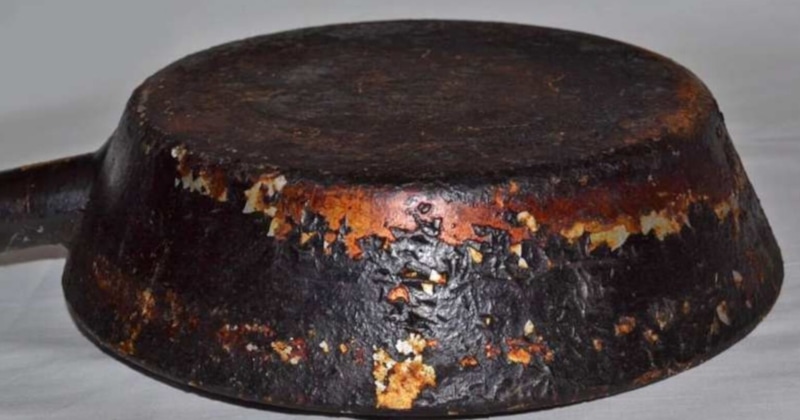 Глубокое очищение поверхности: сила простой реакции