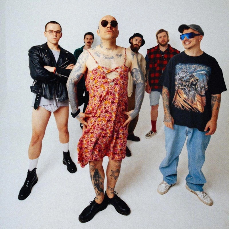 Schokk в платье