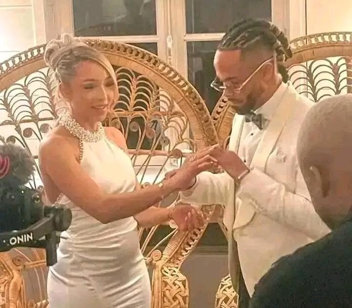 Тео Бонгонда с женой