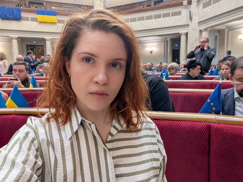 Марьяна Безуглая — народный депутат Украины от партии «Слуга народа»