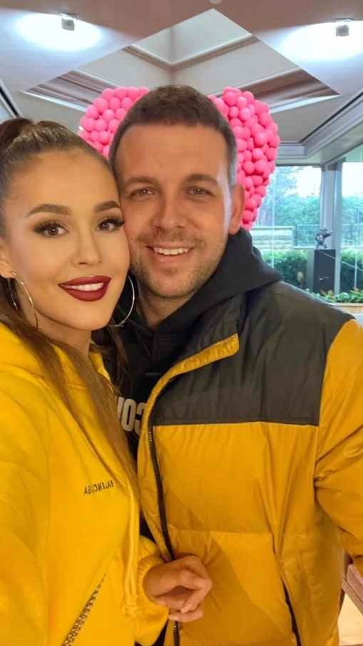 Анна Бузова и Константин Штрыкин