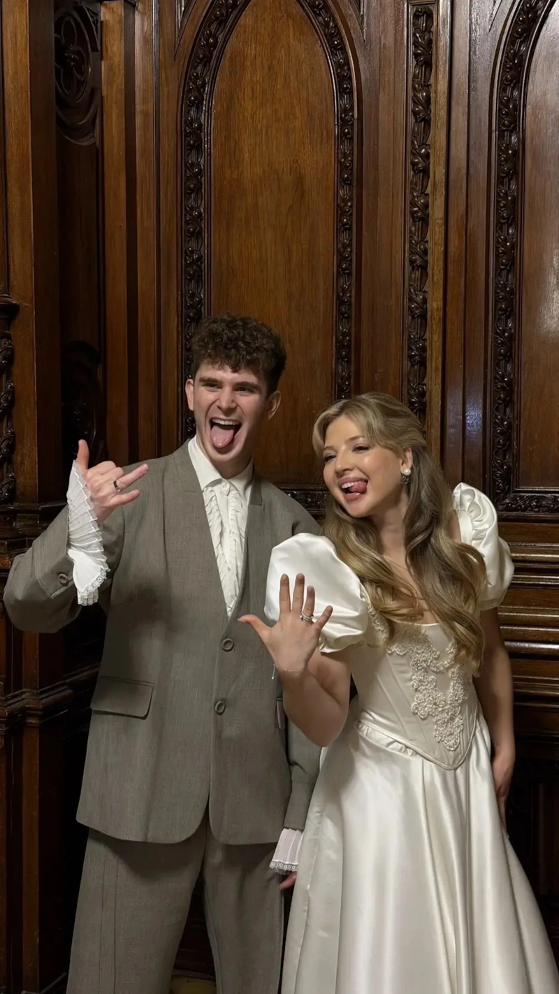 Артур Бабич и Аня Покров раписались