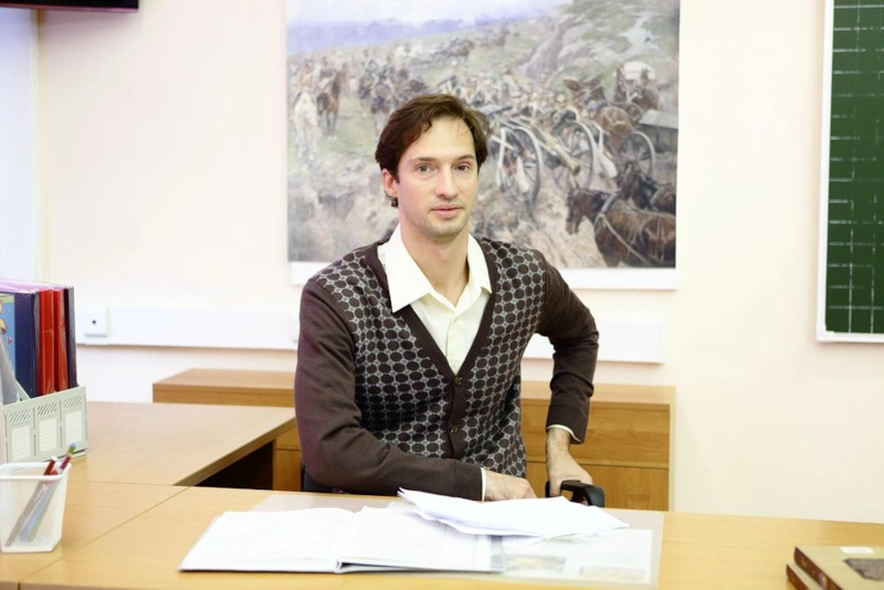 Денис Ясик в сериале «Классная школа»