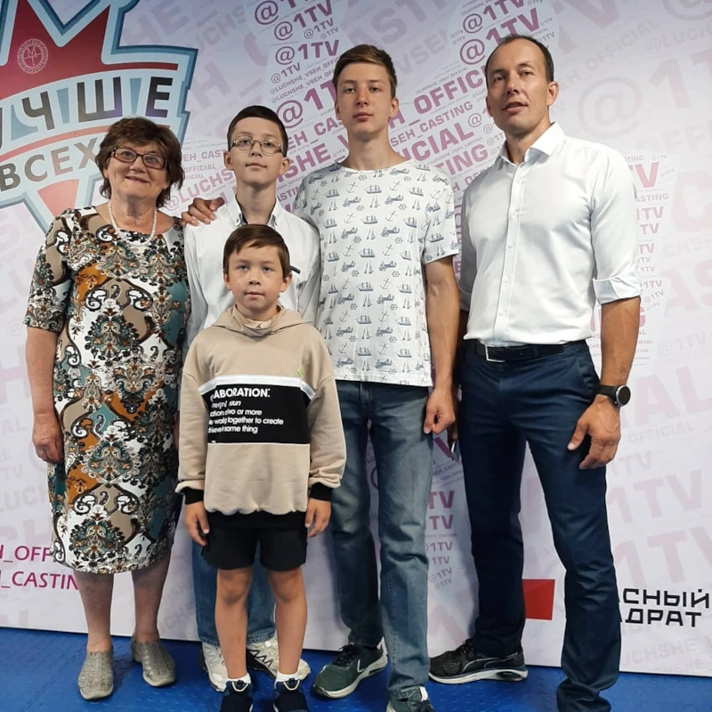 Олег Прокудин с семьей в шоу «Лучше всех!»