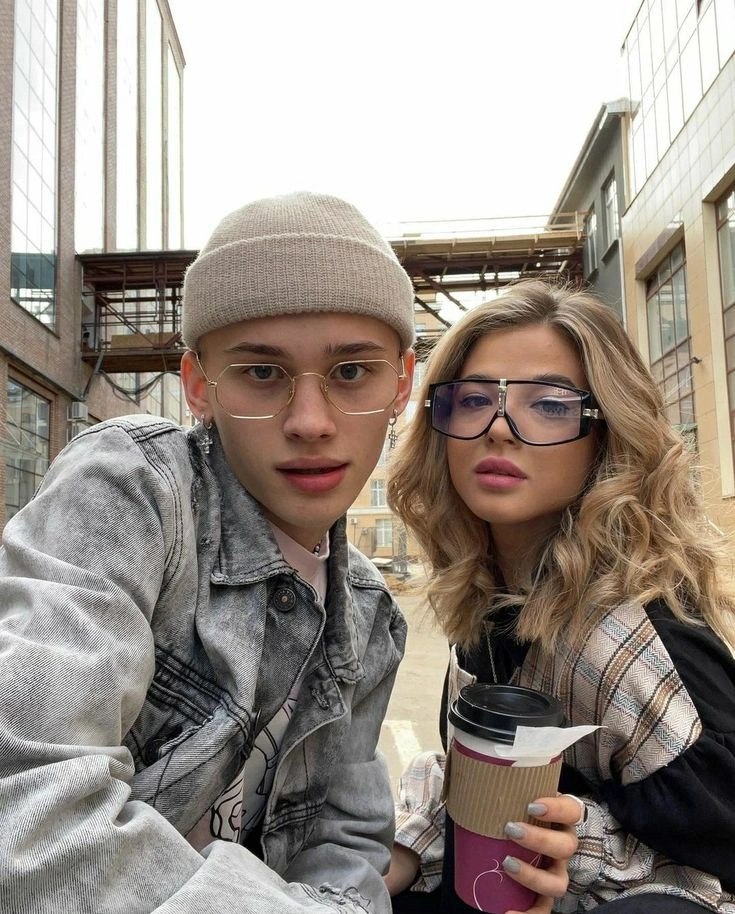 Даня Милохин и Аня Покров