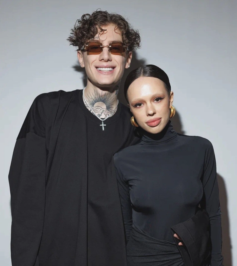 Олег Moneyken с Инстасамкой