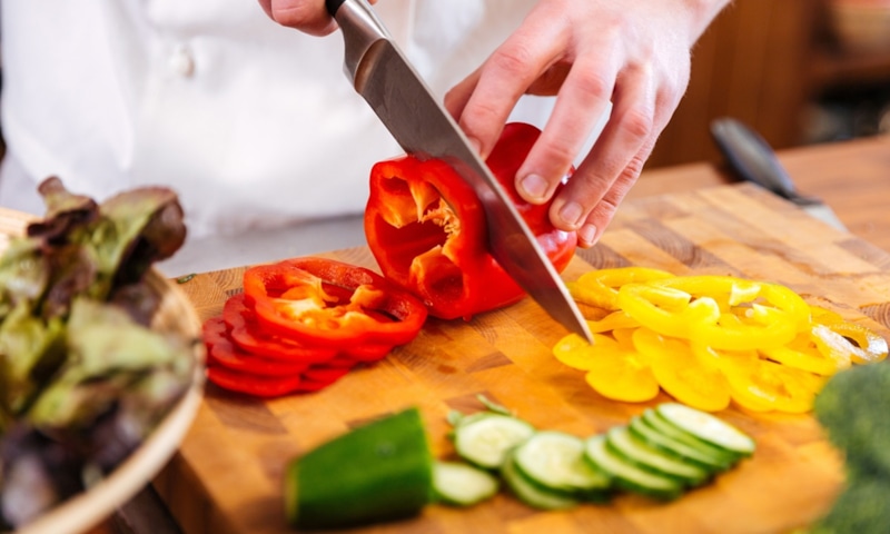 Минимум инструментов максимум контроля: кухня меняет ритм