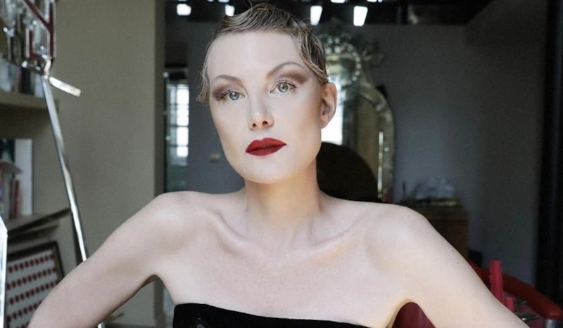 Рената Литвинова тайно возвращается в Москву для омоложения Рената Литвинова тайно возвращается в Москву для омоложения