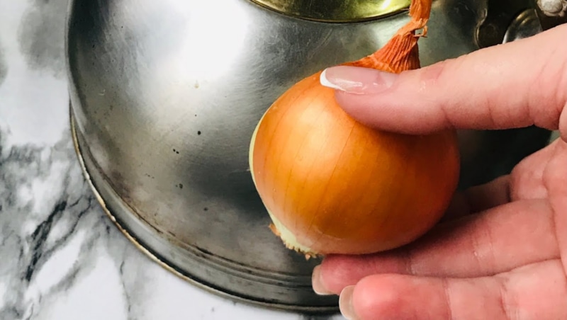 Простое средство работает глубже: блеск возвращается легко